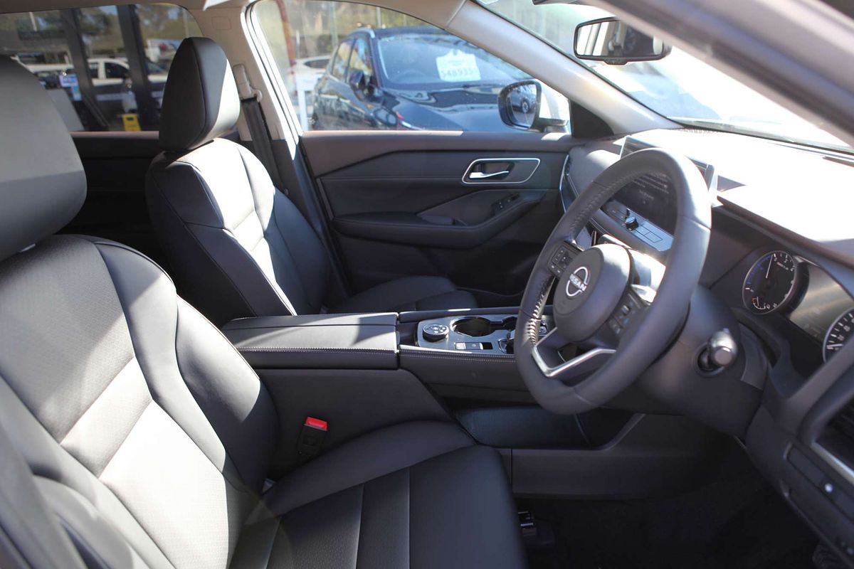 2025 Nissan X-TRAIL ST-L e-POWER T33