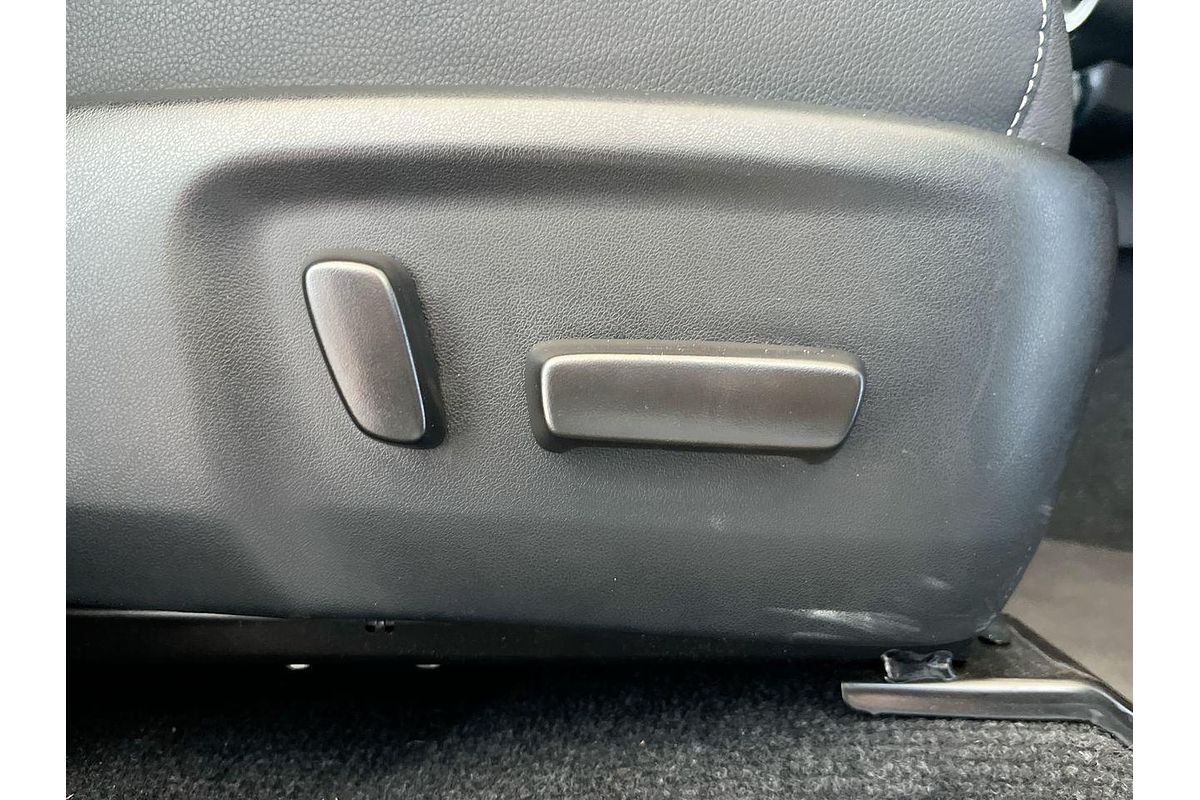 2024 Toyota Hilux Rogue 48V GUN126R 4X4