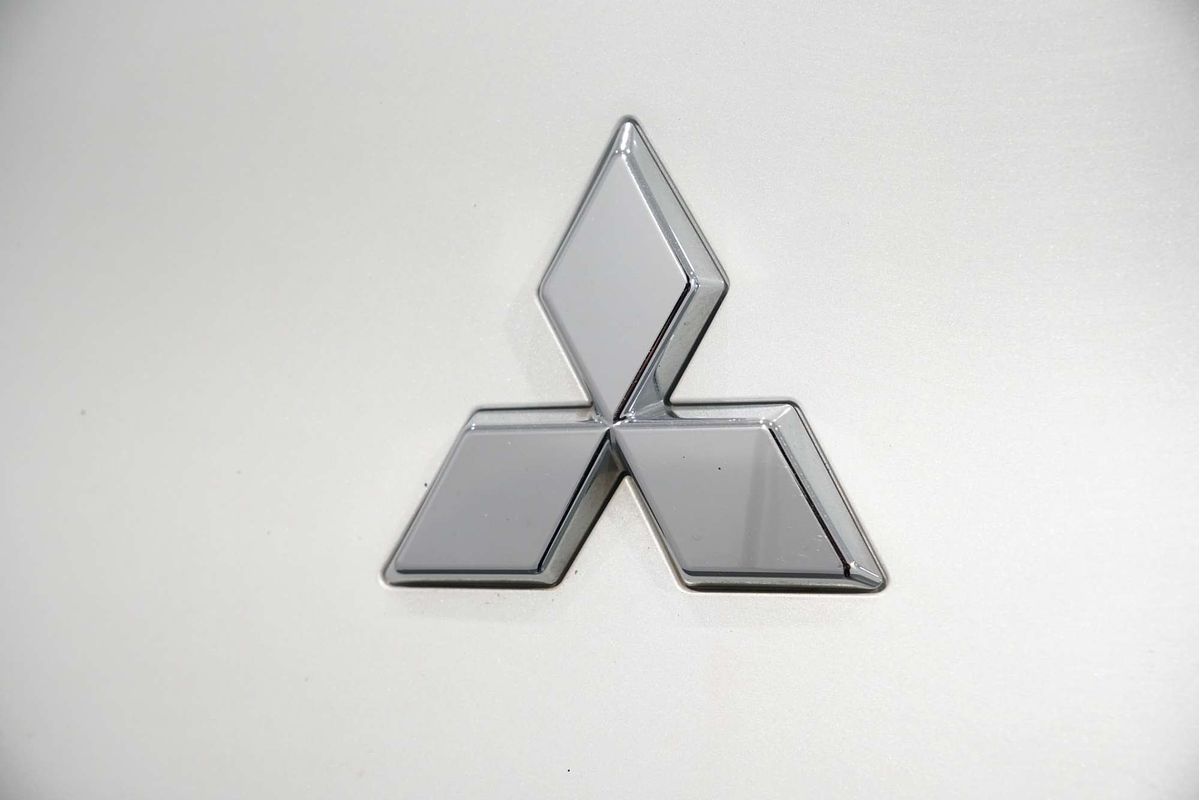 2024 Mitsubishi Outlander ES ZM