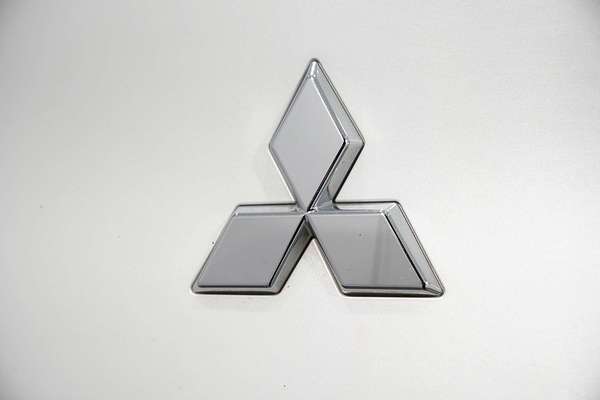 2024 Mitsubishi Outlander ES ZM