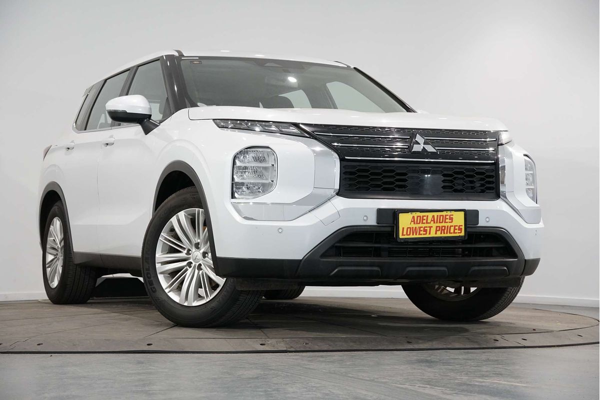 2024 Mitsubishi Outlander ES ZM