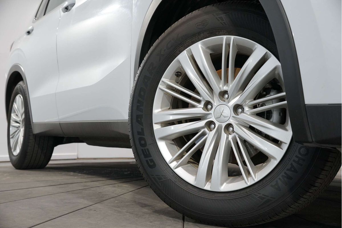 2024 Mitsubishi Outlander ES ZM