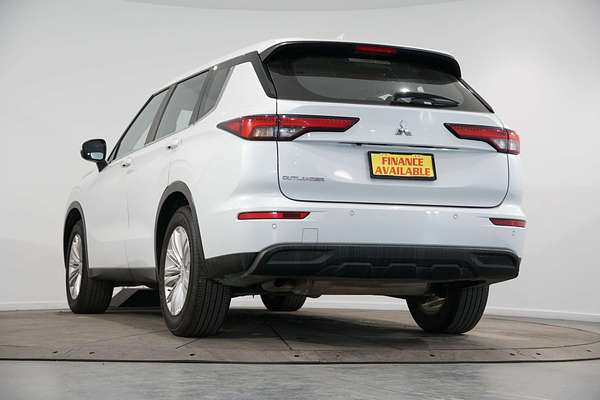 2024 Mitsubishi Outlander ES ZM