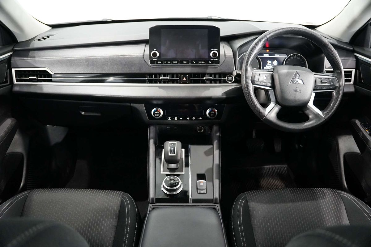 2024 Mitsubishi Outlander ES ZM