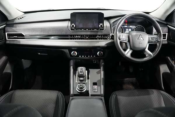 2024 Mitsubishi Outlander ES ZM