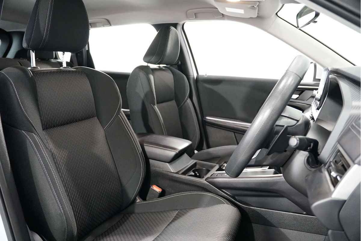 2024 Mitsubishi Outlander ES ZM