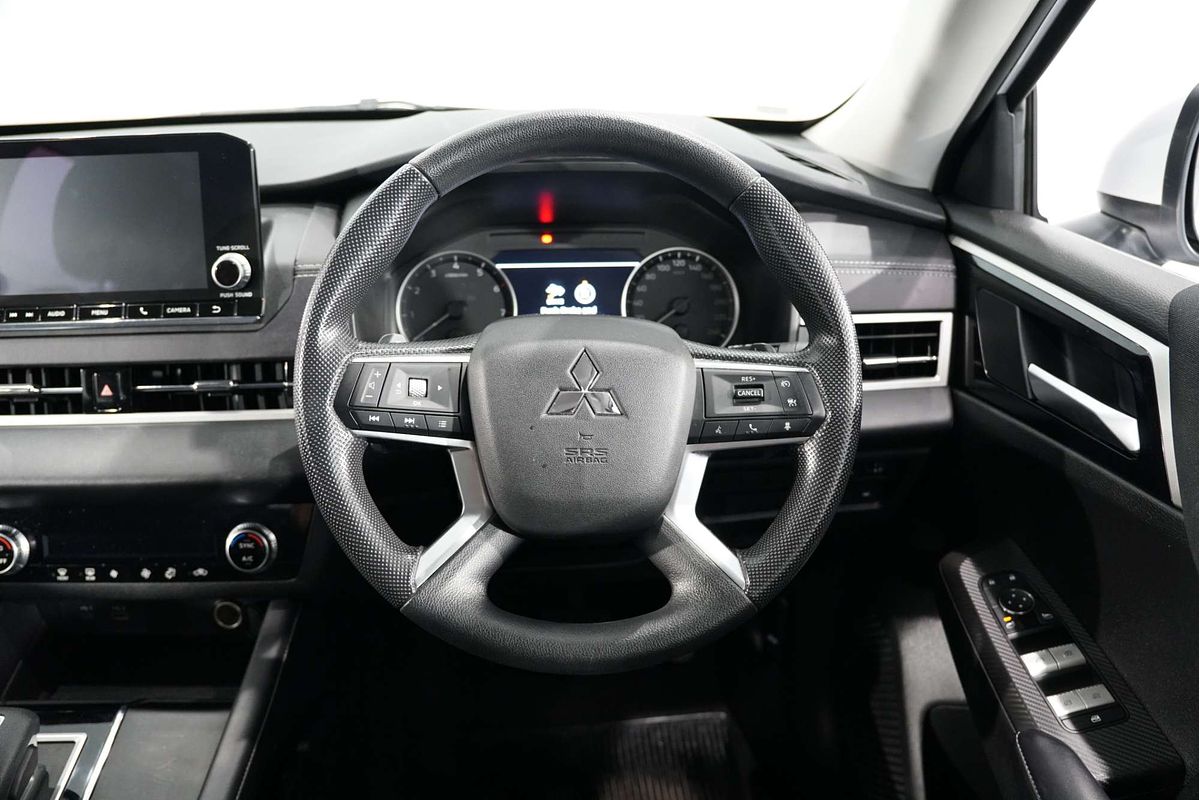 2024 Mitsubishi Outlander ES ZM