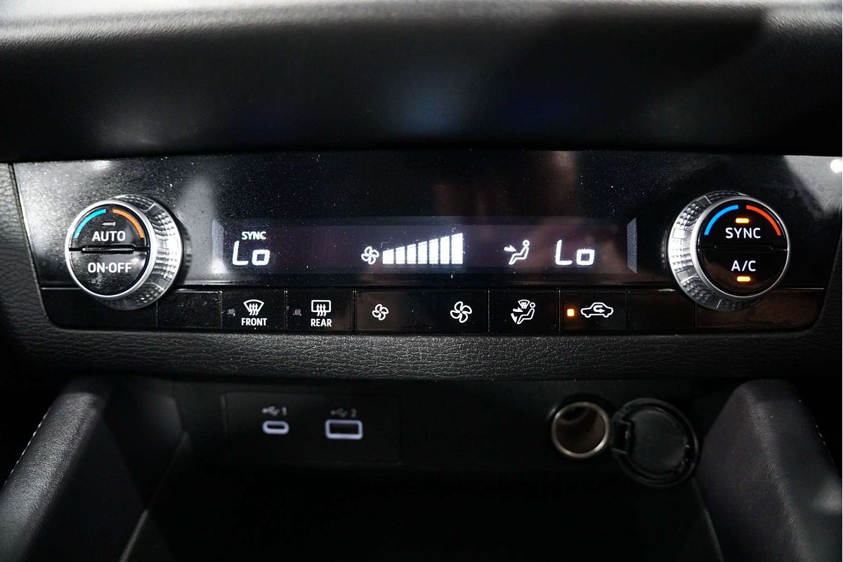 2024 Mitsubishi Outlander ES ZM