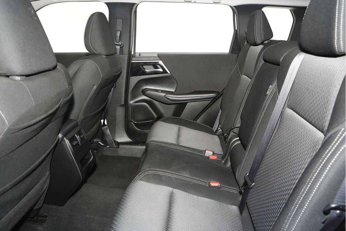 2024 Mitsubishi Outlander ES ZM