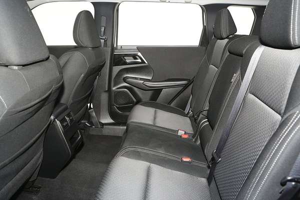 2024 Mitsubishi Outlander ES ZM