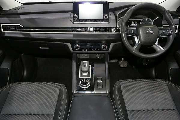 2024 Mitsubishi Outlander ES ZM