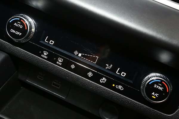 2024 Mitsubishi Outlander ES ZM