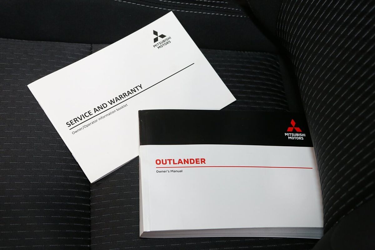 2024 Mitsubishi Outlander ES ZM