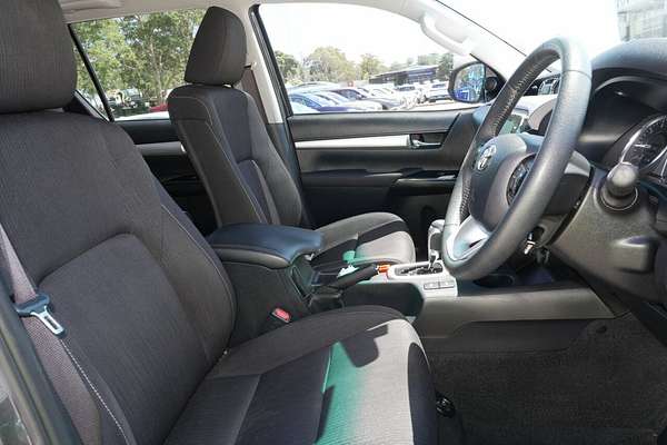 2022 Toyota Hilux SR5 GUN126R 4X4