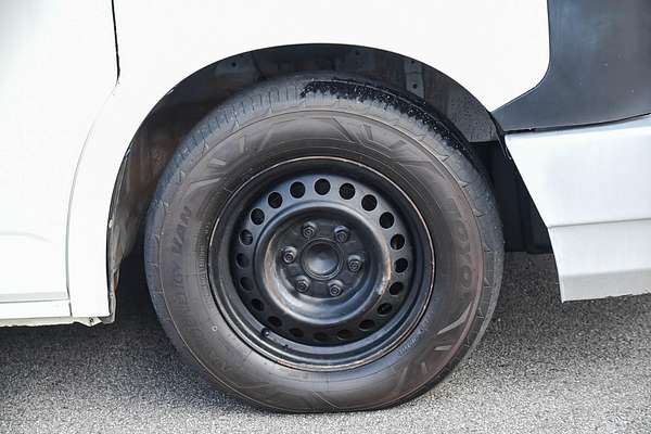 2019 Toyota Hiace Commuter GDH322R ELWB High Roof