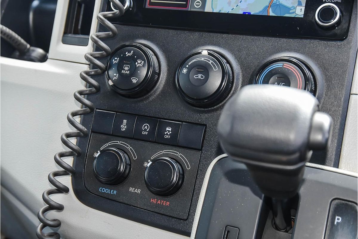 2019 Toyota Hiace Commuter GDH322R ELWB High Roof