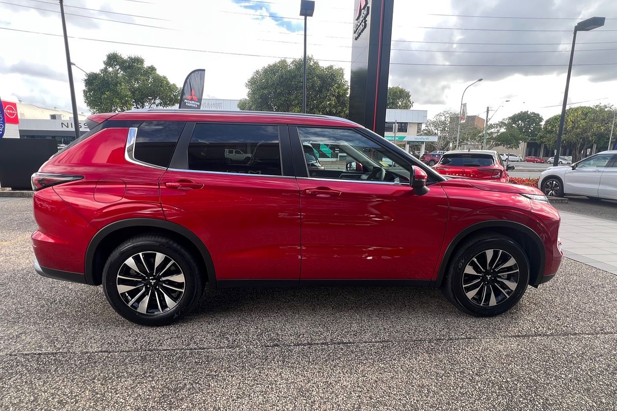 2025 Mitsubishi Outlander LS ZM