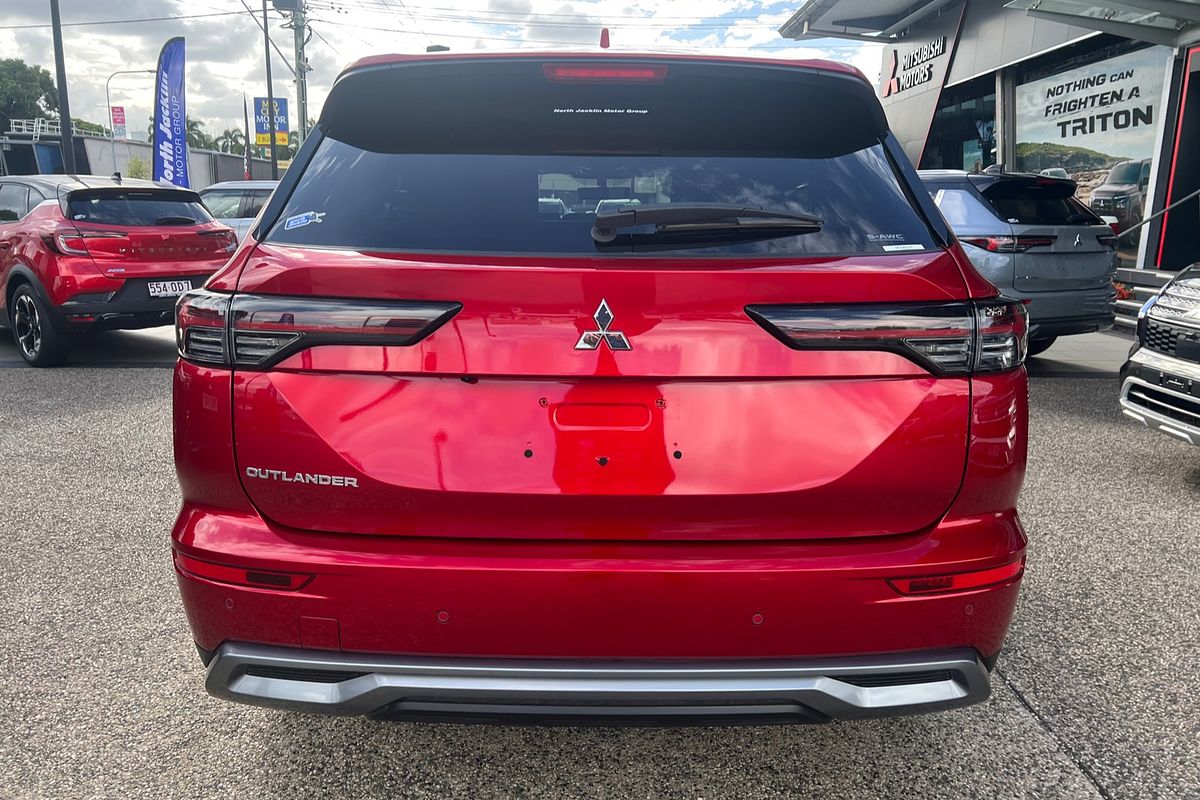 2025 Mitsubishi Outlander LS ZM