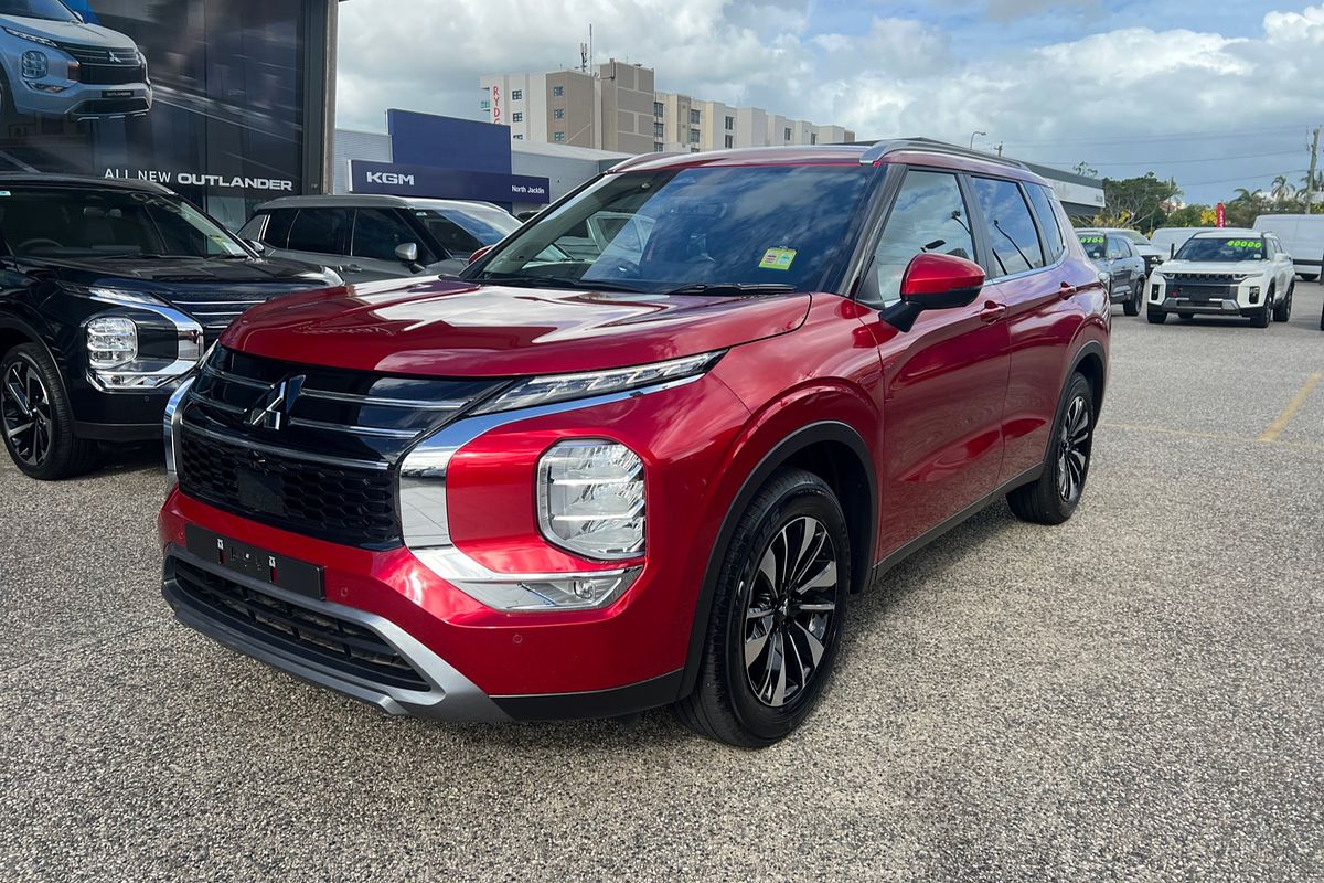 2025 Mitsubishi Outlander LS ZM