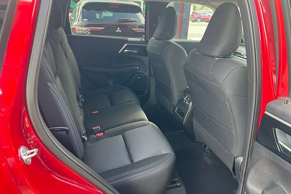 2025 Mitsubishi Outlander LS ZM