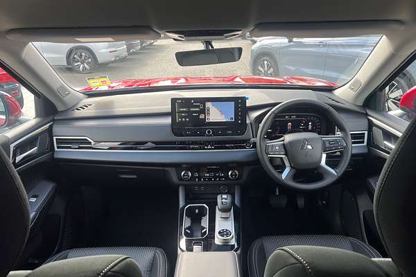 2025 Mitsubishi Outlander LS ZM