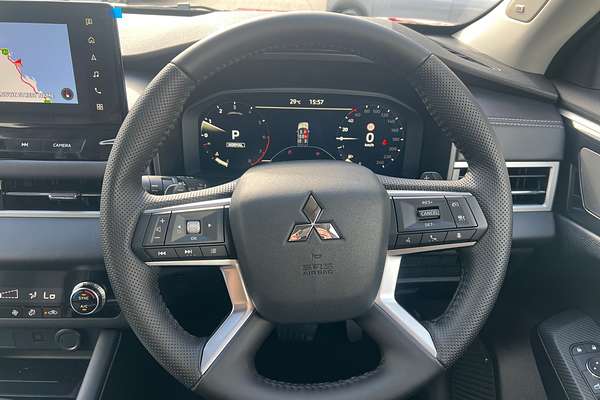2025 Mitsubishi Outlander LS ZM