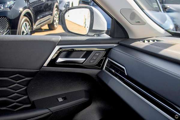 2025 Mitsubishi Outlander Exceed ZM