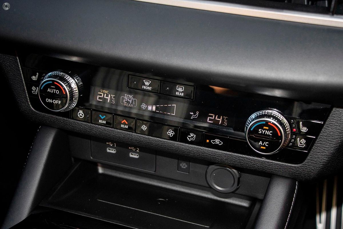 2025 Mitsubishi Outlander Exceed ZM