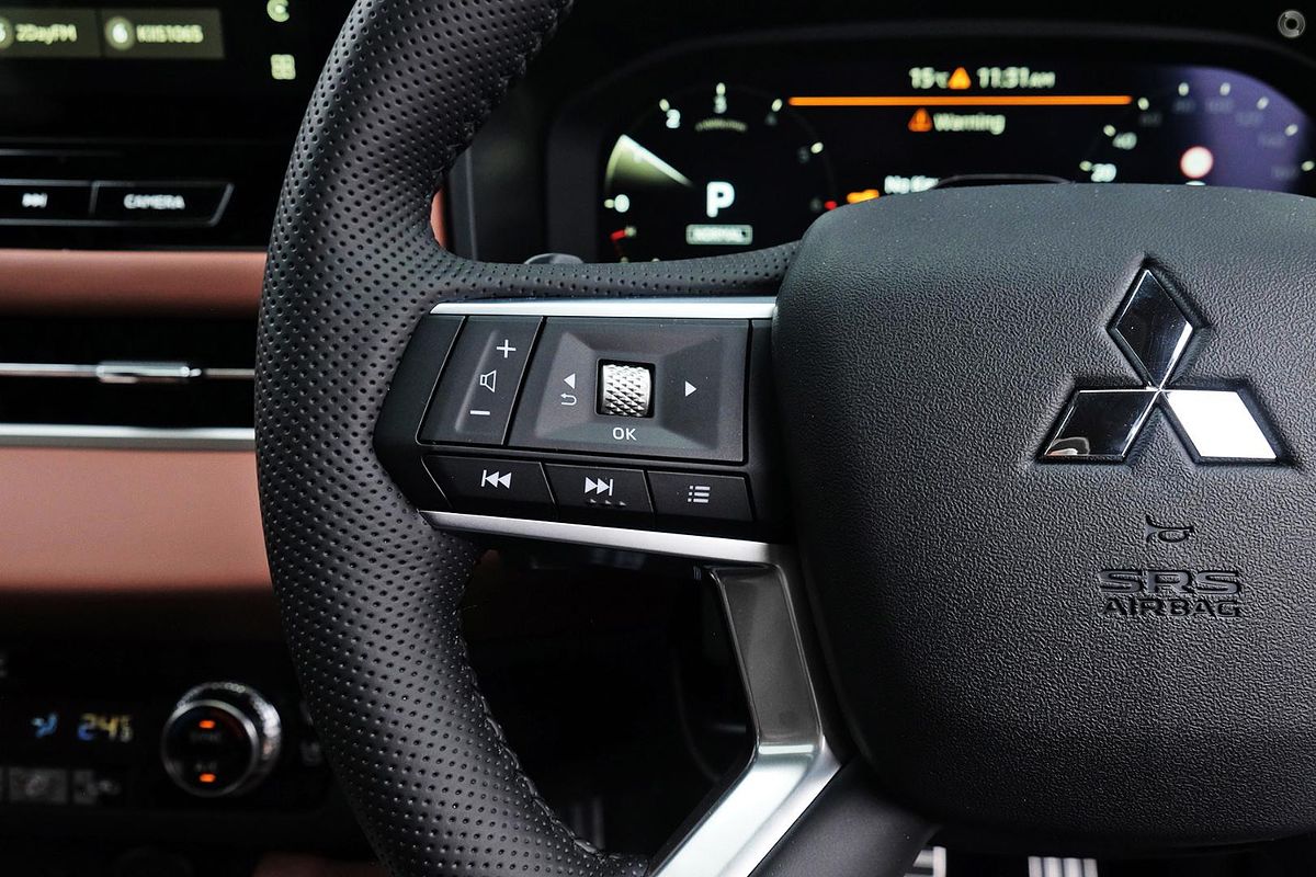 2025 Mitsubishi Outlander Exceed Tourer ZM