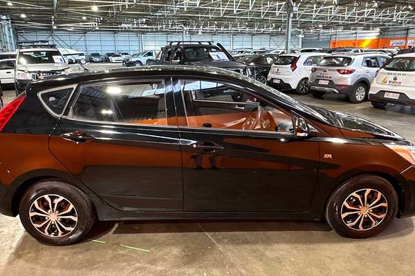 2014 Hyundai Accent Active RB2