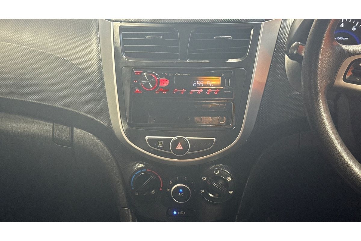 2014 Hyundai Accent Active RB2