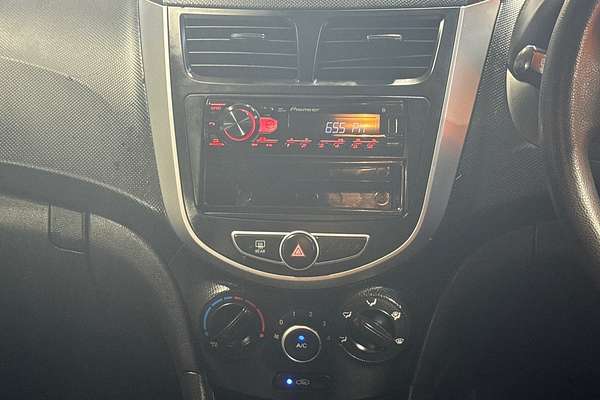 2014 Hyundai Accent Active RB2