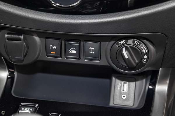 2025 Nissan Navara ST-X D23 4X4