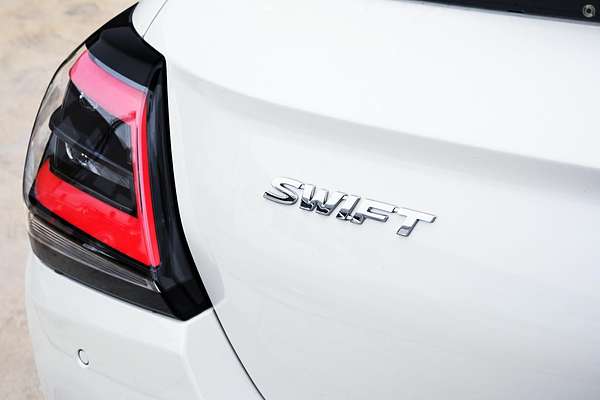 2025 Suzuki Swift Hybrid UZ