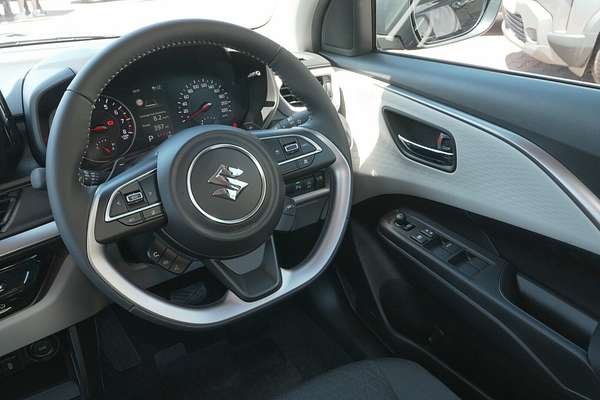 2025 Suzuki Swift Hybrid GLX UZ