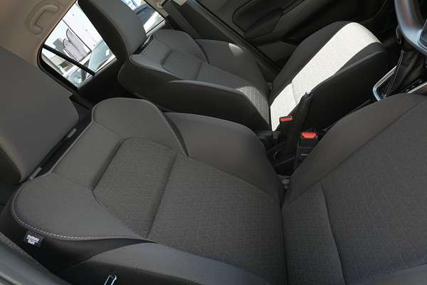 2025 Suzuki Swift Hybrid GLX UZ