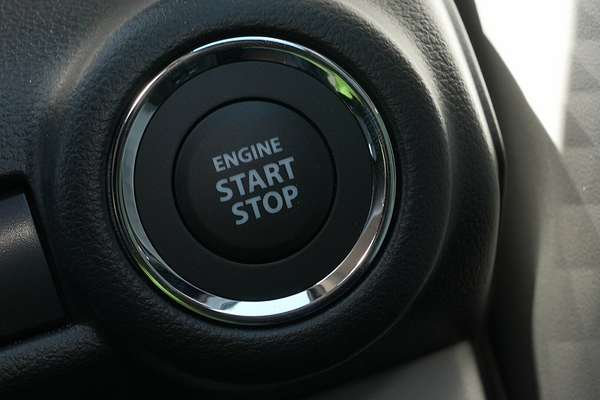 2025 Suzuki Swift Hybrid GLX UZ