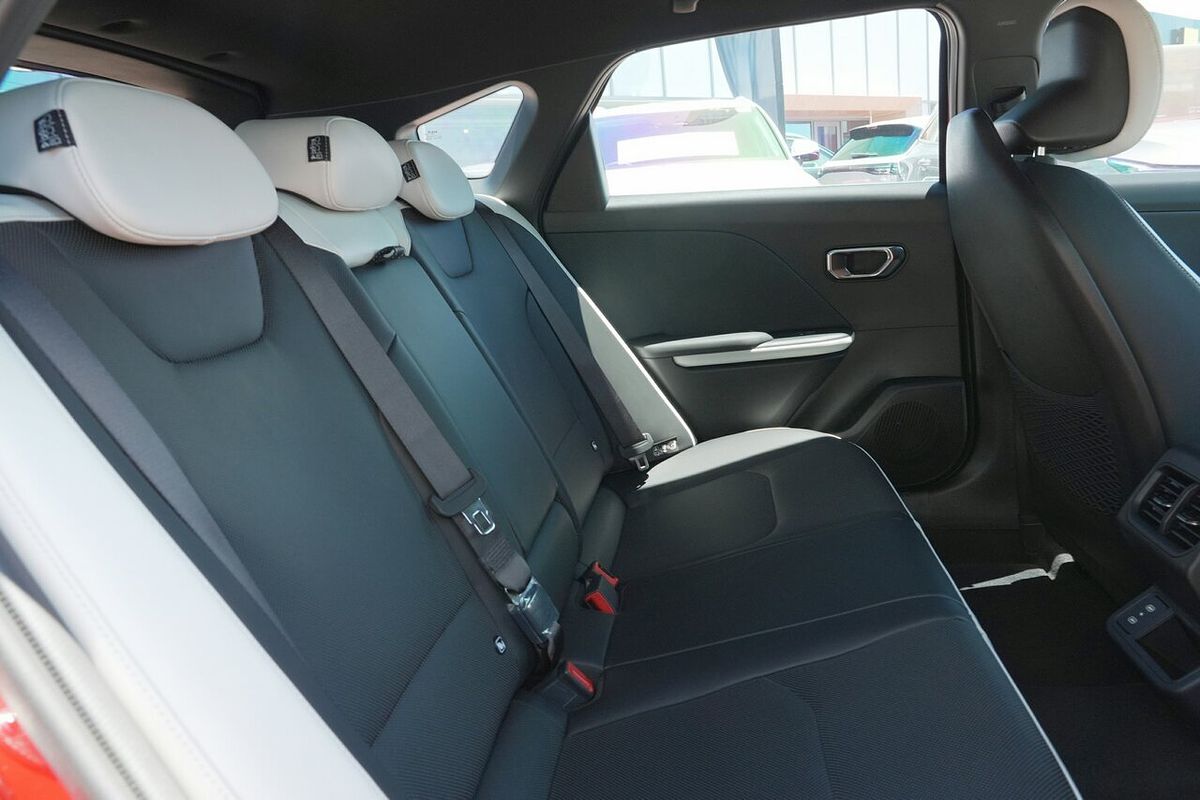 2025 Kia K4 GT-Line CL4m