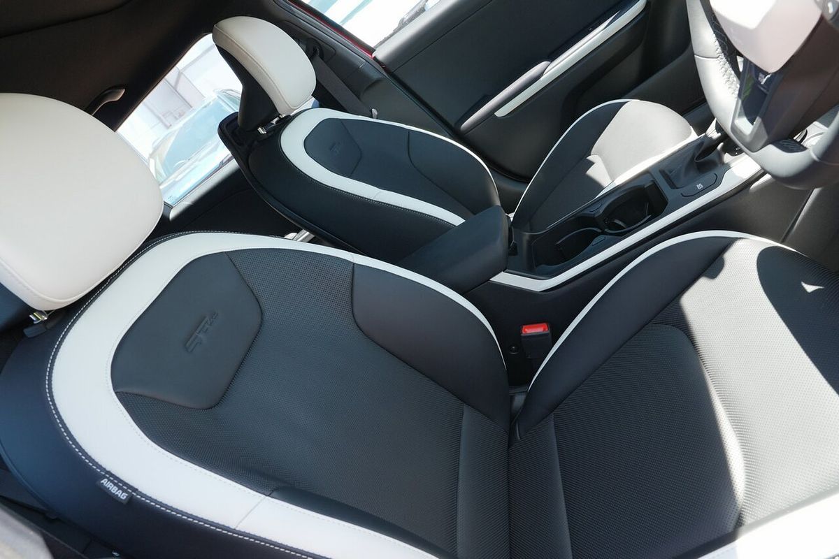 2025 Kia K4 GT-Line CL4m