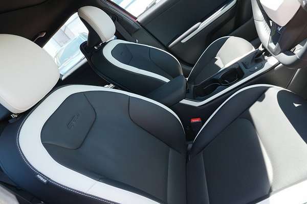 2025 Kia K4 GT-Line CL4m