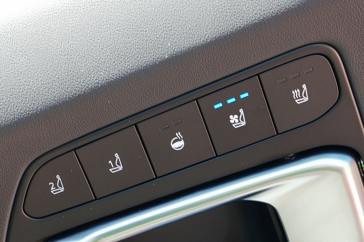 2025 Kia K4 GT-Line CL4m