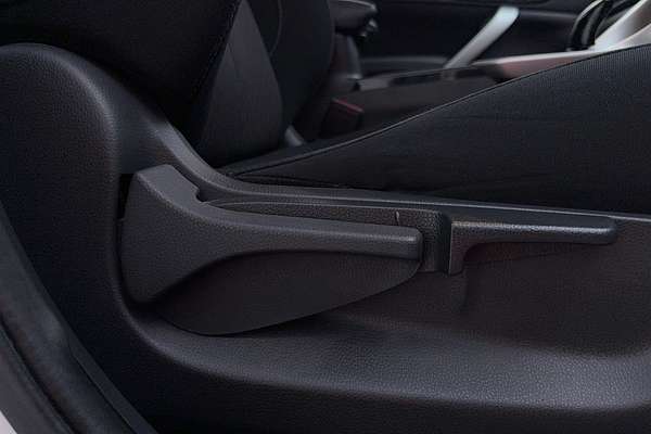 2022 Mitsubishi Eclipse Cross PHEV ES YB