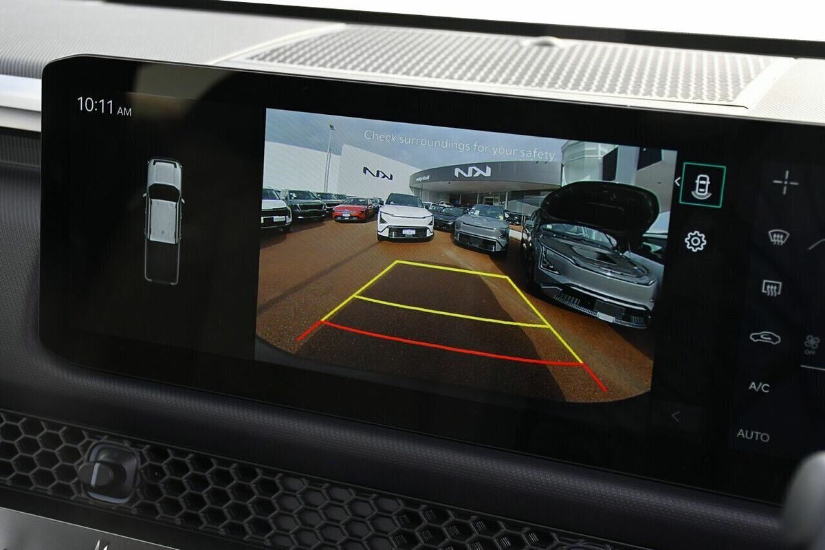 2025 Kia Tasman SX TK 4X4