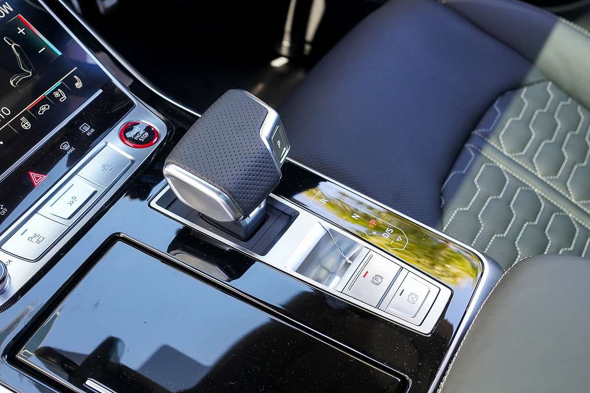 2025 Audi RS Q8 TFSI performance F1