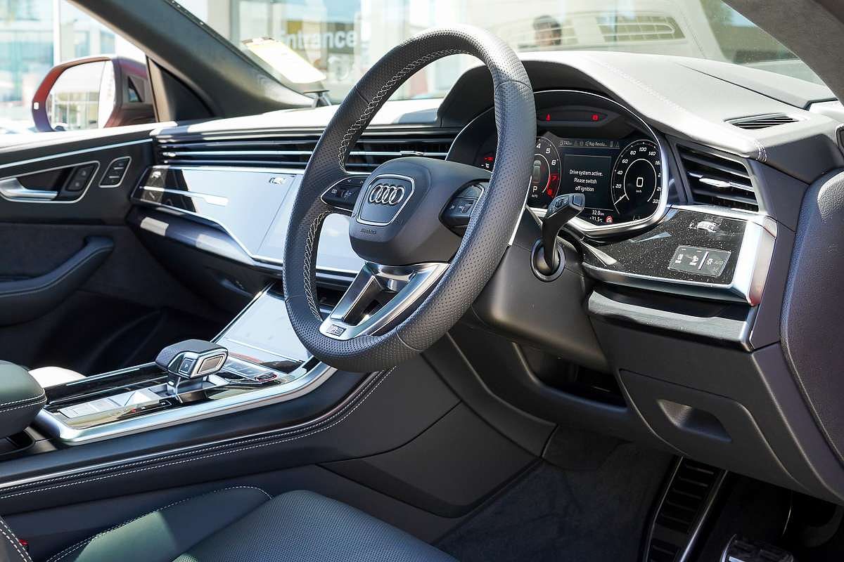 2025 Audi RS Q8 TFSI performance F1