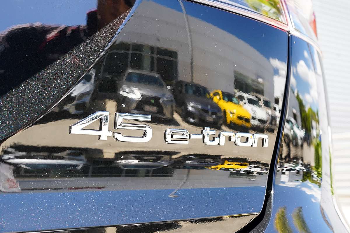 2025 Audi Q4 e-tron 45 F4