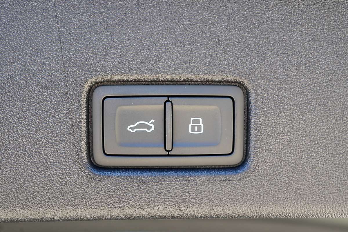 2025 Audi Q4 e-tron 45 F4