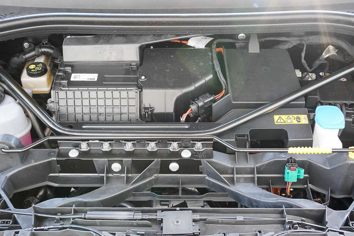 2025 Audi Q4 e-tron 45 F4