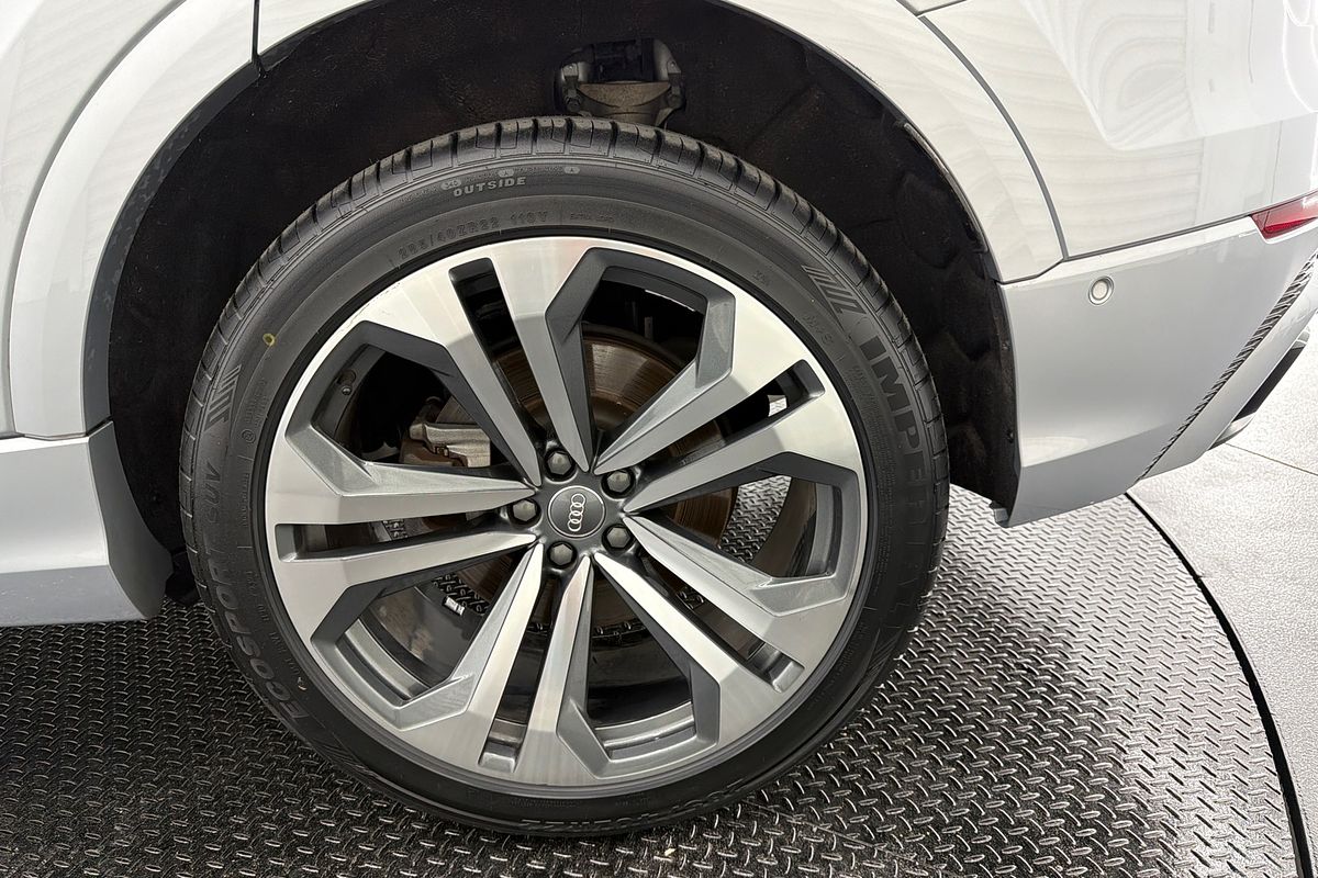 2019 Audi Q8 55 TFSI F1