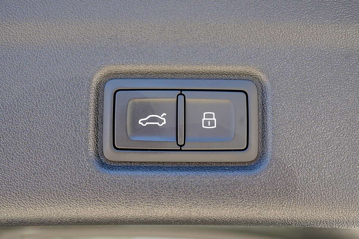 2025 Audi Q6 e-tron Performance GF